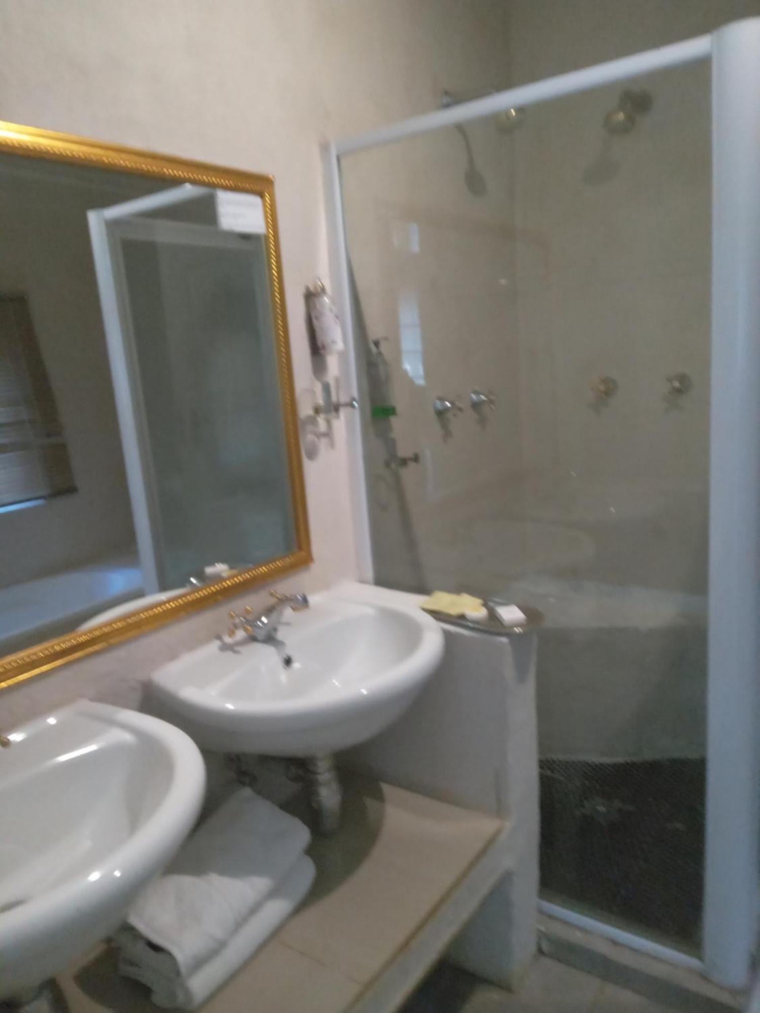 Emerald Guest House Springs エクステリア 写真